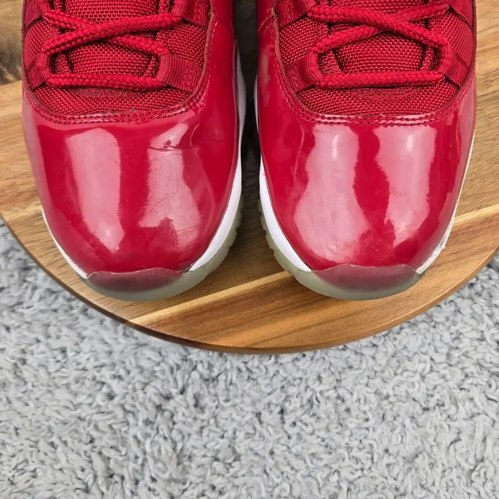 Jordan Mens 10.5 Retro 11 Retro Win Like 96 Red Patent Leather Athletic Sneaker